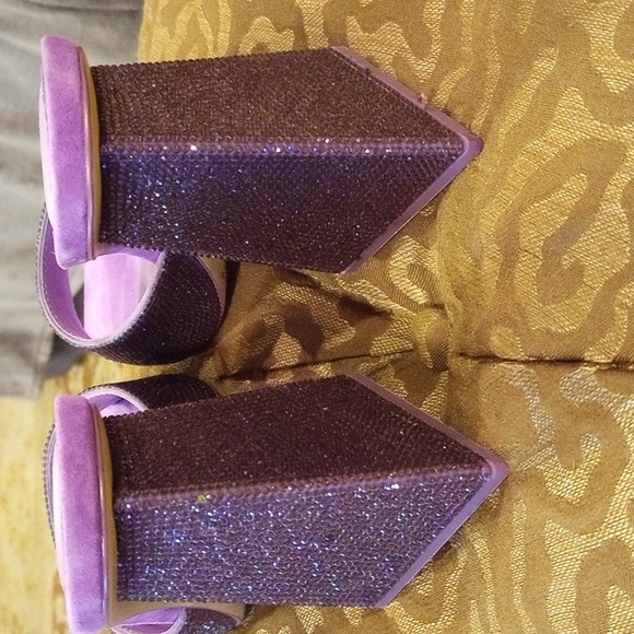 Gianni Bini Heels - Picture 5 of 8